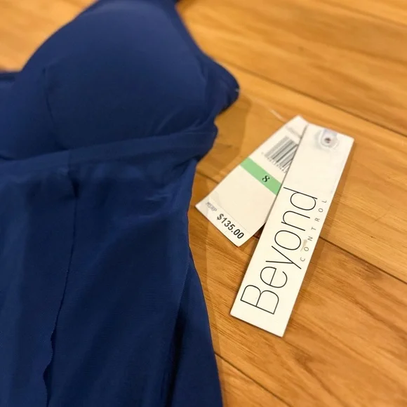 NWT Beyond Tummy Control Solid Essentials V Neck Tankini Top Swimsuit - Picture 11 of 16